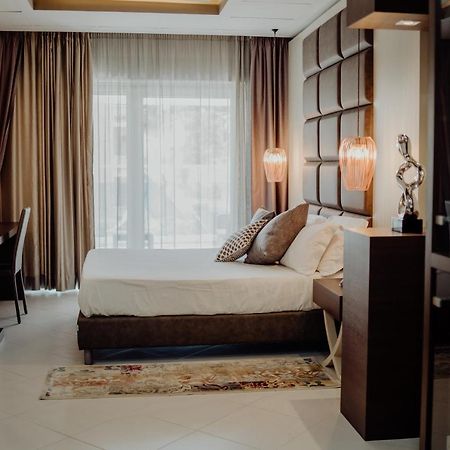 Hotel Niagara 카탄차로 외부 사진