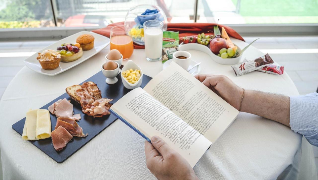 Hotel Niagara 카탄차로 외부 사진