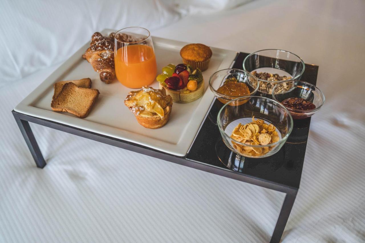 Hotel Niagara 카탄차로 외부 사진