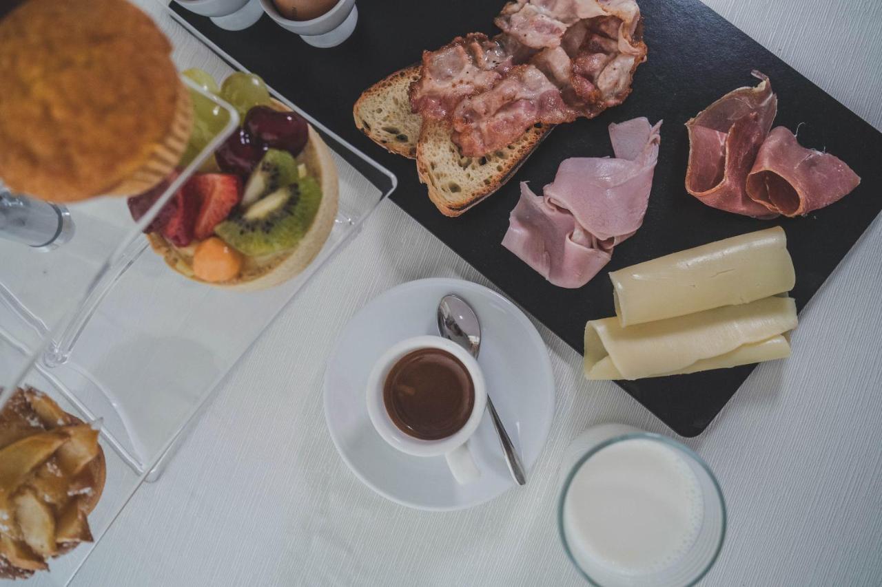 Hotel Niagara 카탄차로 외부 사진
