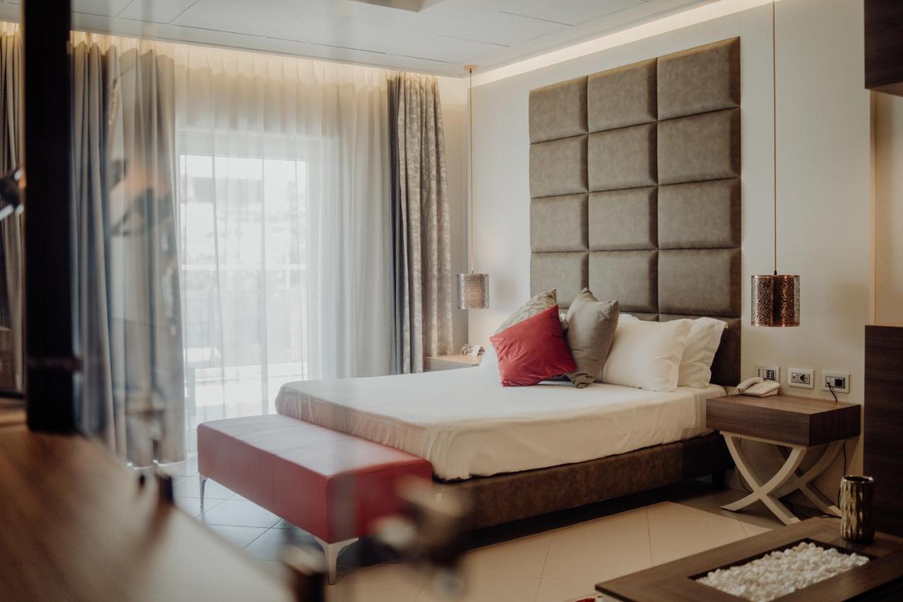 Hotel Niagara 카탄차로 외부 사진