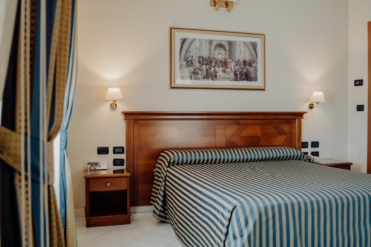 Hotel Niagara 카탄차로 외부 사진