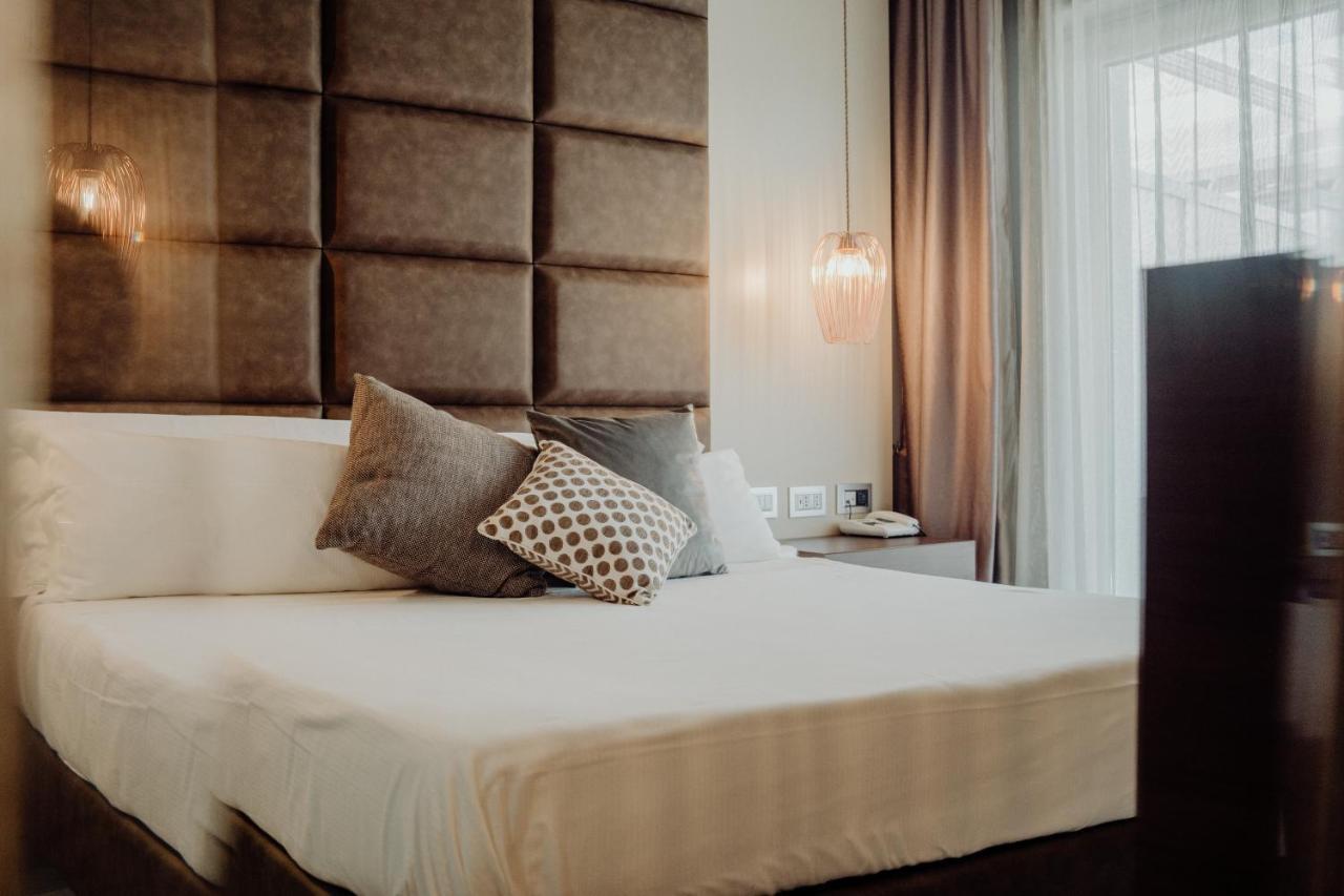 Hotel Niagara 카탄차로 외부 사진
