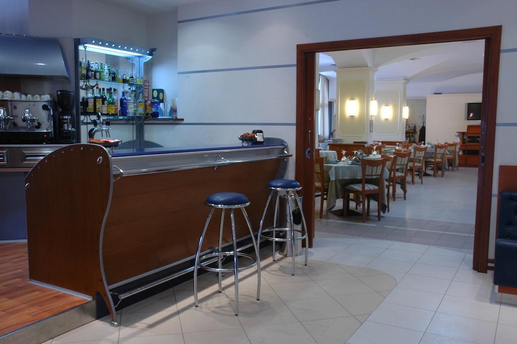 Hotel Niagara 카탄차로 외부 사진