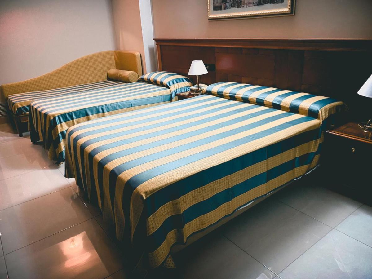 Hotel Niagara 카탄차로 외부 사진