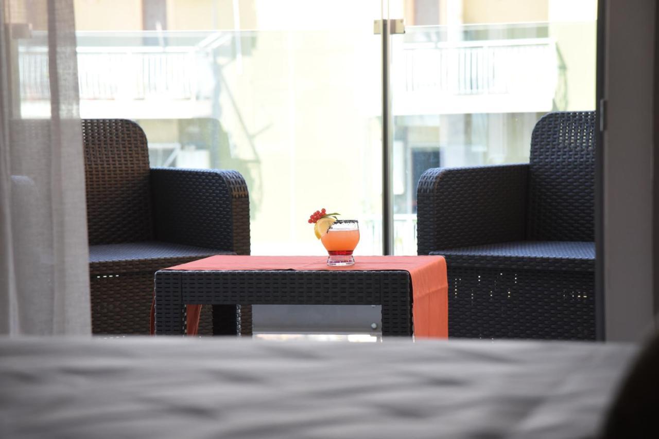 Hotel Niagara 카탄차로 외부 사진