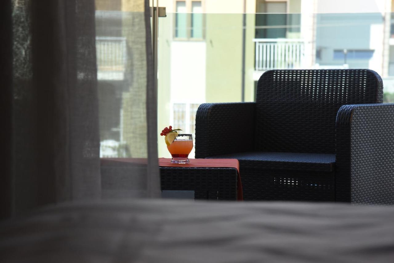 Hotel Niagara 카탄차로 외부 사진