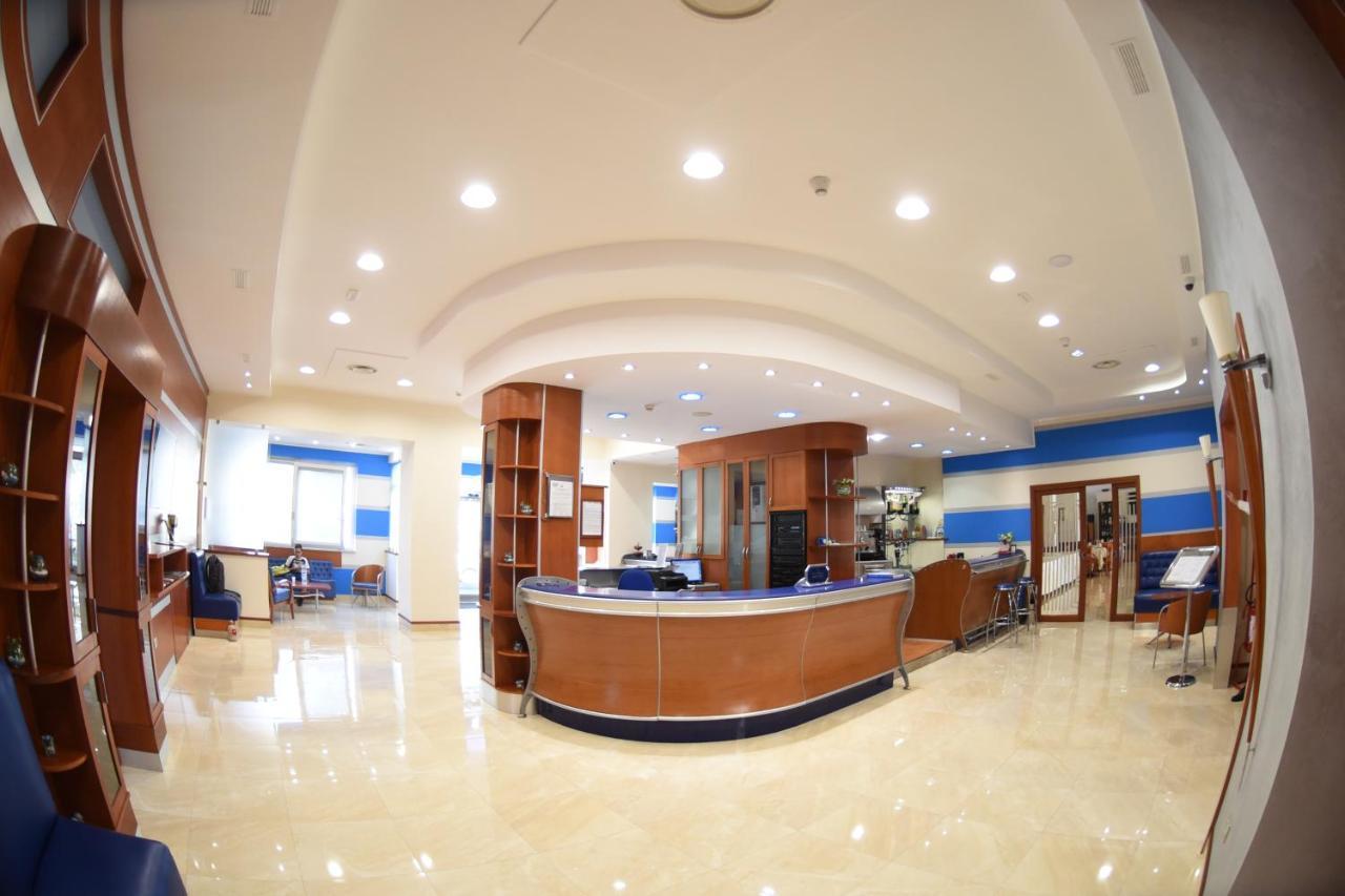 Hotel Niagara 카탄차로 외부 사진
