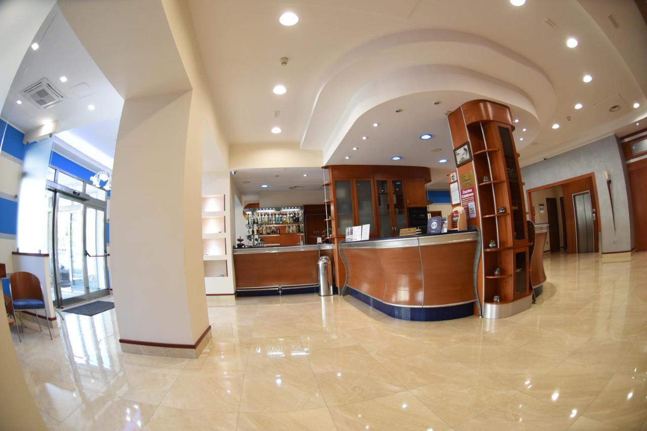 Hotel Niagara 카탄차로 외부 사진